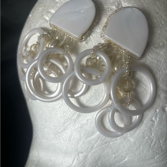 Vintage White Faux Pearl Dangling Earrings Circle Bead square top y2k rare main image 4